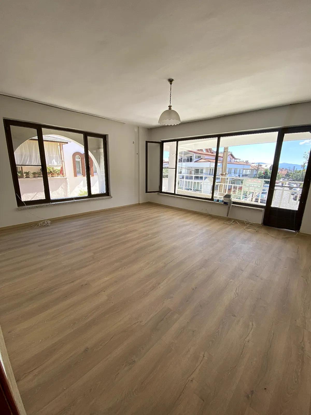 Köyceğiz Gülpınar Viertel 2+1 Mit großem Balkon Zu vermietende Wohnung