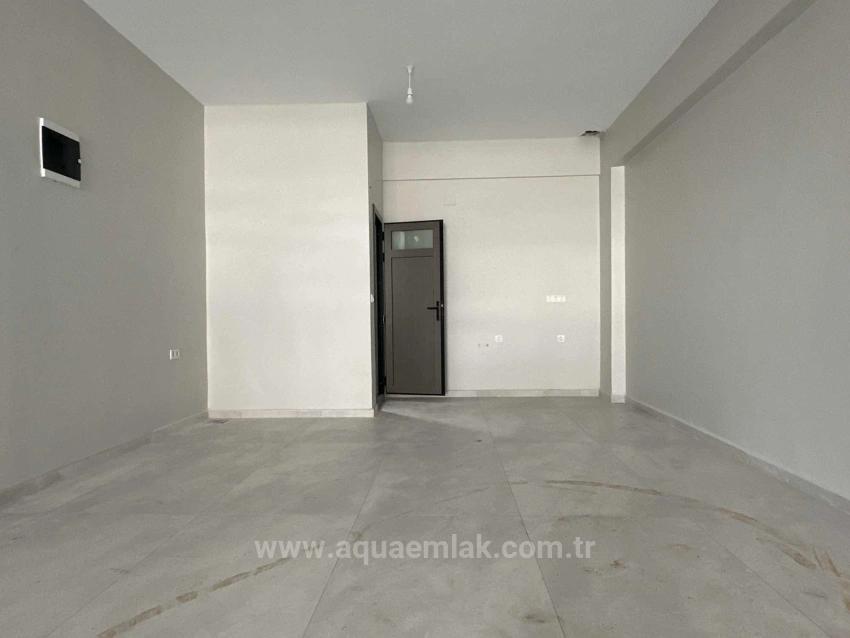 Ladenlokal/Geschäft Zu Vermieten In Der Toparlar Main Street