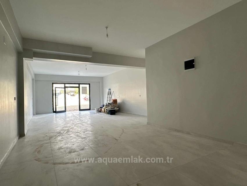 Ladenlokal/Geschäft Zu Vermieten In Der Toparlar Main Street