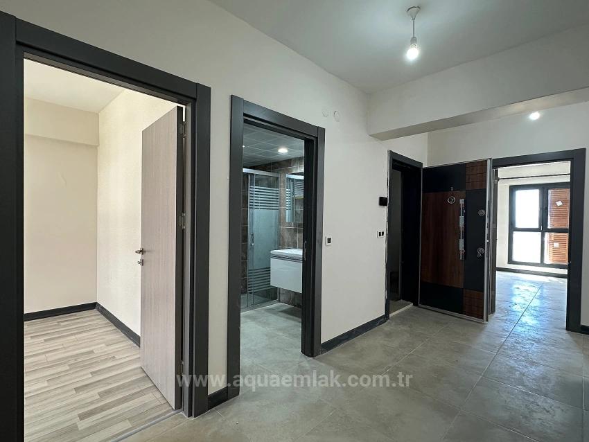 3+1-Zimmer-Wohnung Im 2. Stock Einer Wohnanlage Mit Sicherheitsdienst In Köyceğiz Zu Vermieten. Alle Zimmer Sind Klimatisiert.