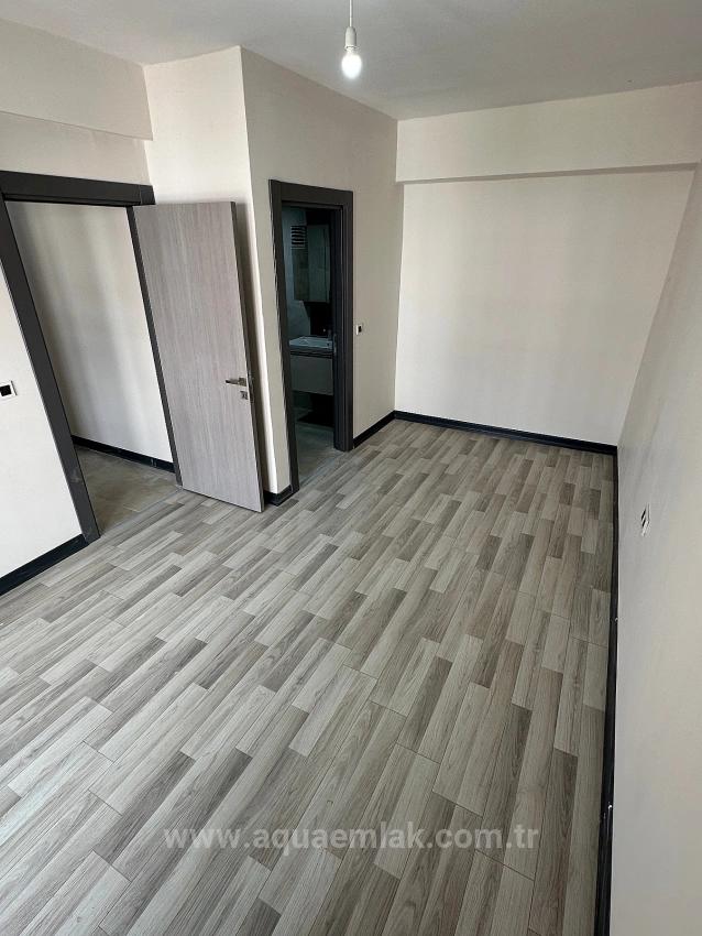 3+1-Zimmer-Wohnung Im 2. Stock Einer Wohnanlage Mit Sicherheitsdienst In Köyceğiz Zu Vermieten. Alle Zimmer Sind Klimatisiert.