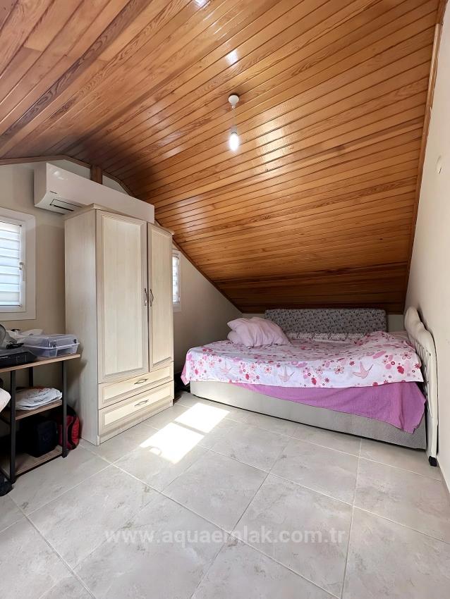 Villa Mit Pool Auf Einem Grundstück Im Stadtteil Fethiye Akarca