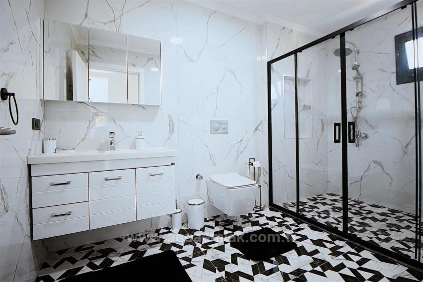 Freistehende Villa Mit 4+1 Bädern In Köyceğiz Zu Vermieten. Alle Zimmer Klimatisiert.