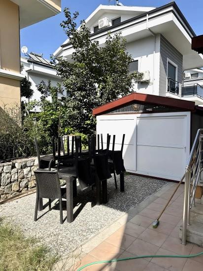 Villa Mit Pool Auf Einem Grundstück Im Stadtteil Fethiye Akarca