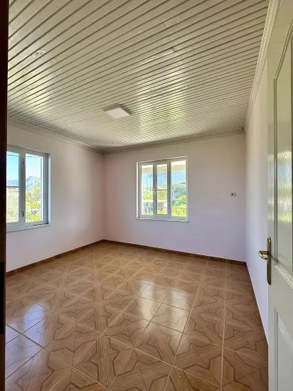 In Zeytinalanı Mahallesi, Spacious 3+1 Flat For Rent In Köyceğiz.