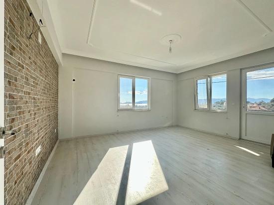 2+1 Wohnung Zur Miete Mit Seeblick In Yeşilköy, Köyceğiz