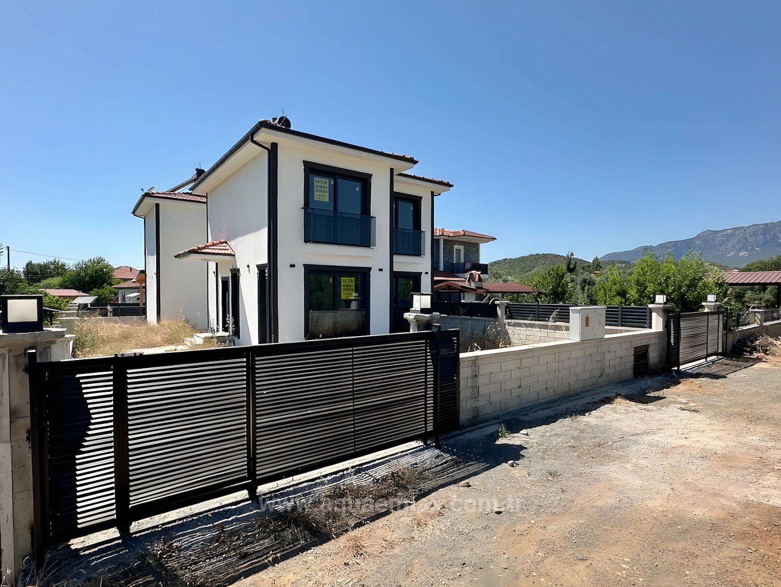 2+1 Villa For Sale In Köyceğiz Beyobası Neighborhood