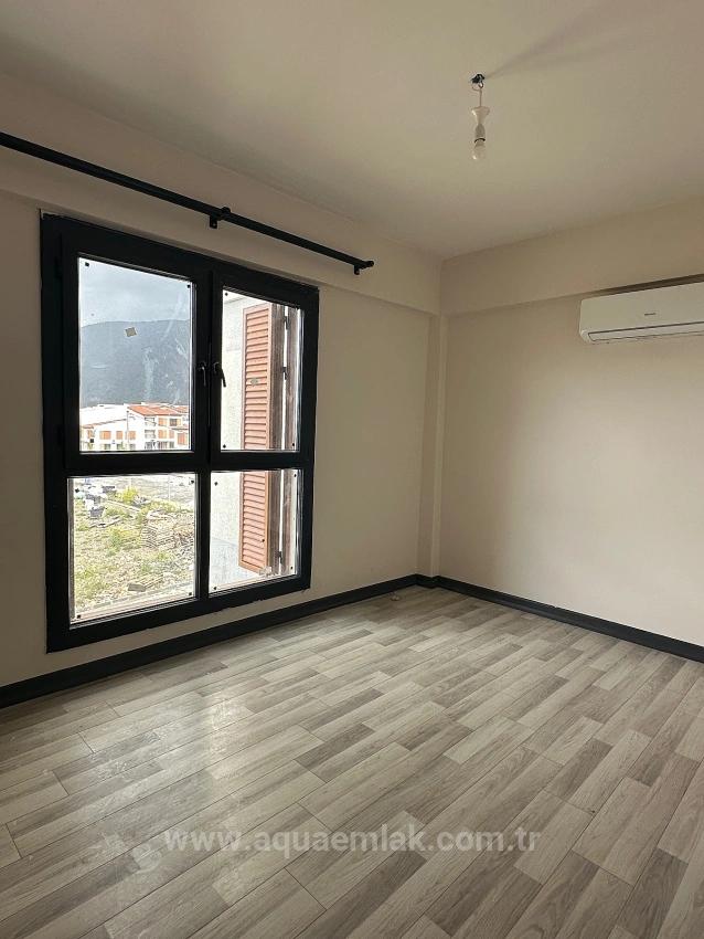 2+1 Apartment For Rent In Köyceğiz, 2Nd Floor, All Rooms Air-Conditioned, Within A Complex