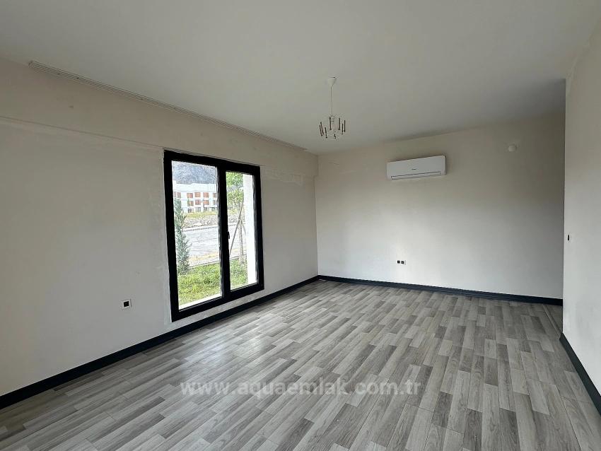 2+1 Apartment For Rent In Köyceğiz, Ground Floor, All Rooms Air-Conditioned, Within A Gated Community.