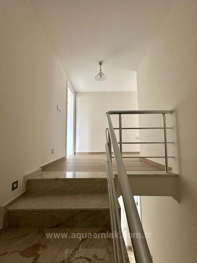 Three Air-Conditioned 3+1 Duplex Apartments For Rent In Köyceğiz Town Center.