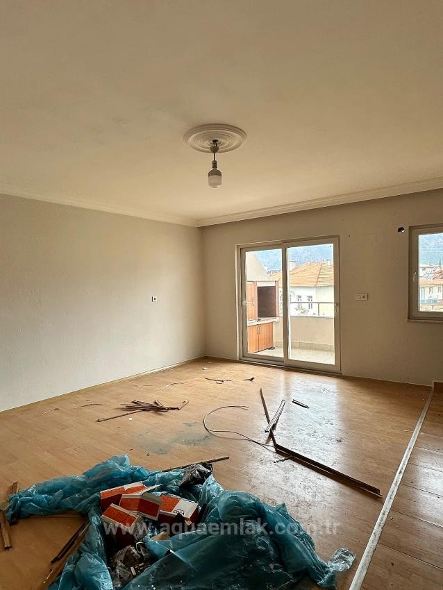 Spacious 3+1 Apartment For Rent In Köyceğiz Center