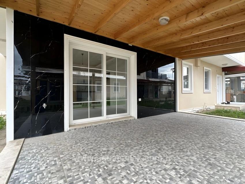 1+1 Garden Floor Flat For Sale In Köyceğiz Gelişim Neighborhood