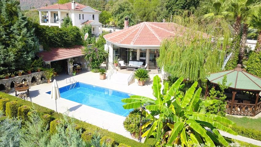 Luxury Villa With Pool On 1458 M² Land For Sale In Köyceğiz