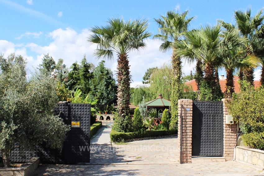 Luxury Villa With Pool On 1458 M² Land For Sale In Köyceğiz