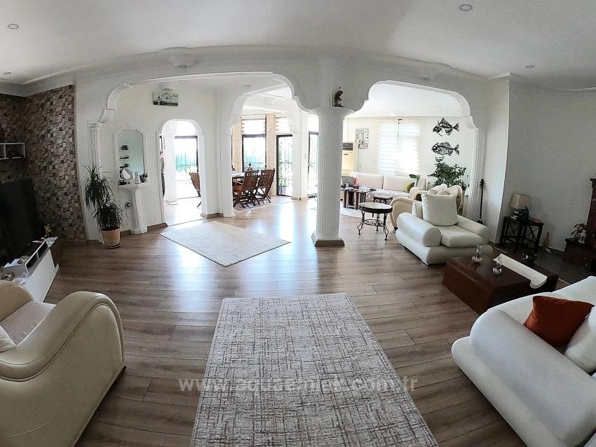 Luxury Villa With Pool On 1458 M² Land For Sale In Köyceğiz