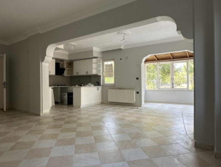 5 Rooms 1 Living Room Large House For Rent In The Center Of Köyceğiz