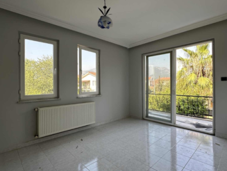 5 Rooms 1 Living Room Large House For Rent In The Center Of Köyceğiz