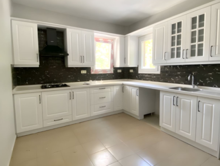 2 1 Apartment With Garden For Rent In Köyceğiz
