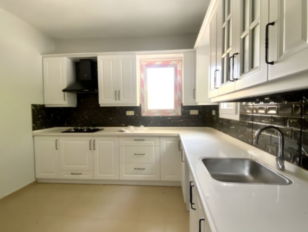 2 1 Apartment With Garden For Rent In Köyceğiz