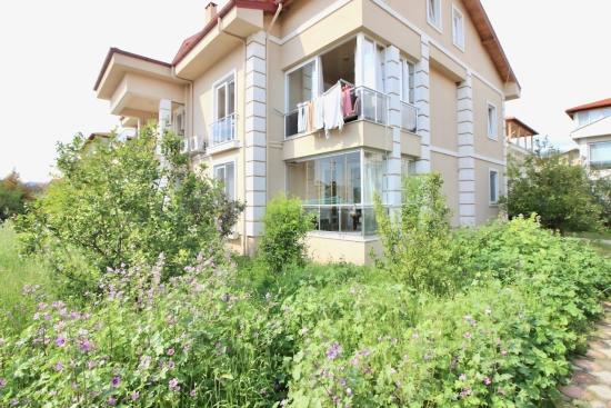 Квартира 2+1 С Садом На Продажу В Центре Кёйджегиза