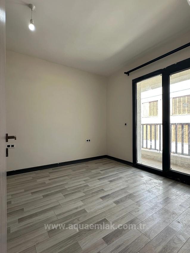 Köyceğiz De Site İcinde 2. Kat Tum Odalari Klimali 3+1 Kiralik Daire