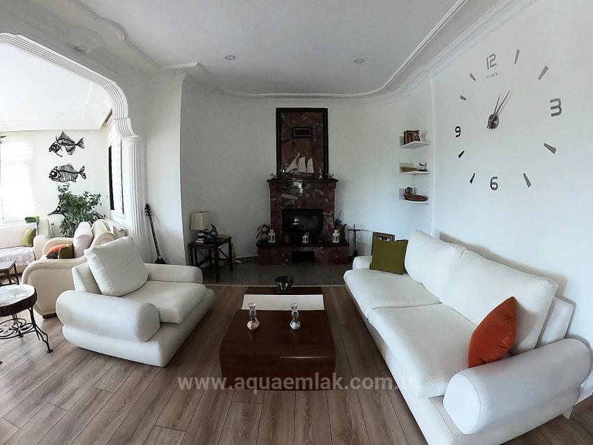 Köyceğiz'de Satılık 1458 M² Arsa İçerisinde Havuzlu Lüks Villa