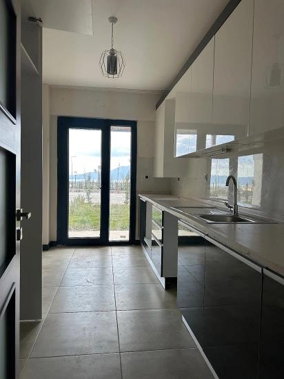 Köyceğiz De Site İcinde Bahçe Kat Tum Odalari Klimali 2+1 Kiralik Daire