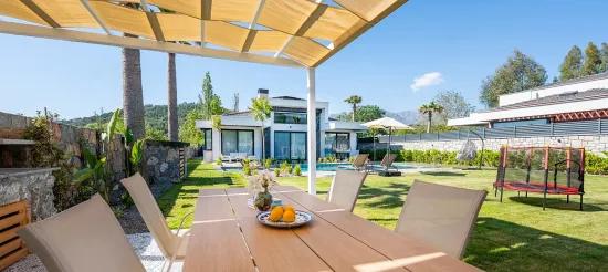 Köyceğiz Beyobası Mah Eşyalı Havuzlu Kiralık Müstakil Villa