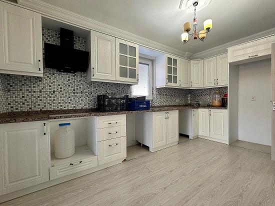 Koycegiz De Havuzlu, Kaloriferli Ve Genis Balkonlu 2+1 Kiralik Daire