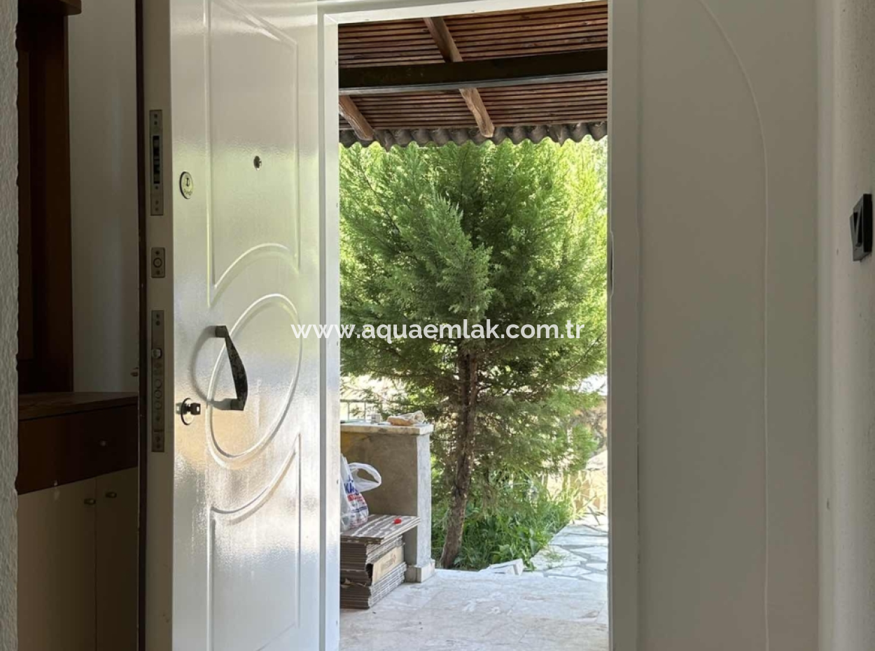 Köyceğiz Merkezde 5 Oda 1 Salon Kiralık Geniş Ev