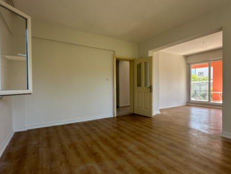 Gülpınar Mahallesinde Bahçe Katı Kiralık 2+1 Daire