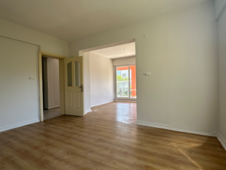 Gülpınar Mahallesinde Bahçe Katı Kiralık 2+1 Daire