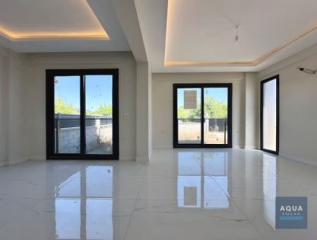 Köyceğiz Beyobası Mah. Yeni Yapılmış 2+1 Özel Bahçeli Ev